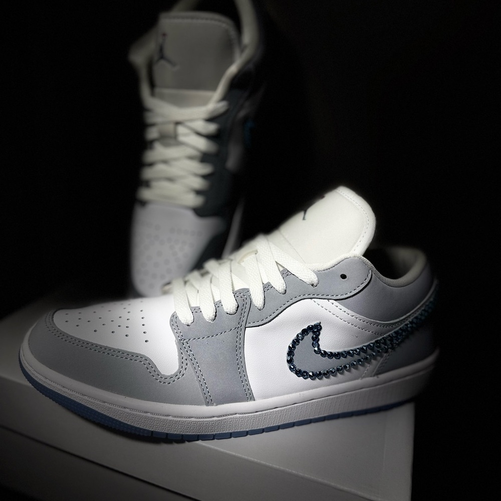 Custom Swarovski Air Jordan 1 Low - Picture 5 of 7